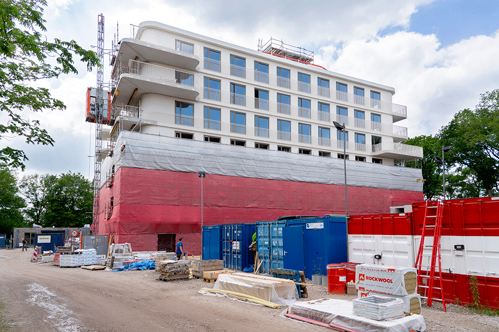 De vier woontorens in Heerenveen herbergen bij elkaar 130 huur- en koopwoningen. Een flink project, waarvoor het bij Otte Installaties net aan engineeringskracht ontbrak. Die rol werd daarom gezamenlijk met Rensa en Gévier ingevuld.